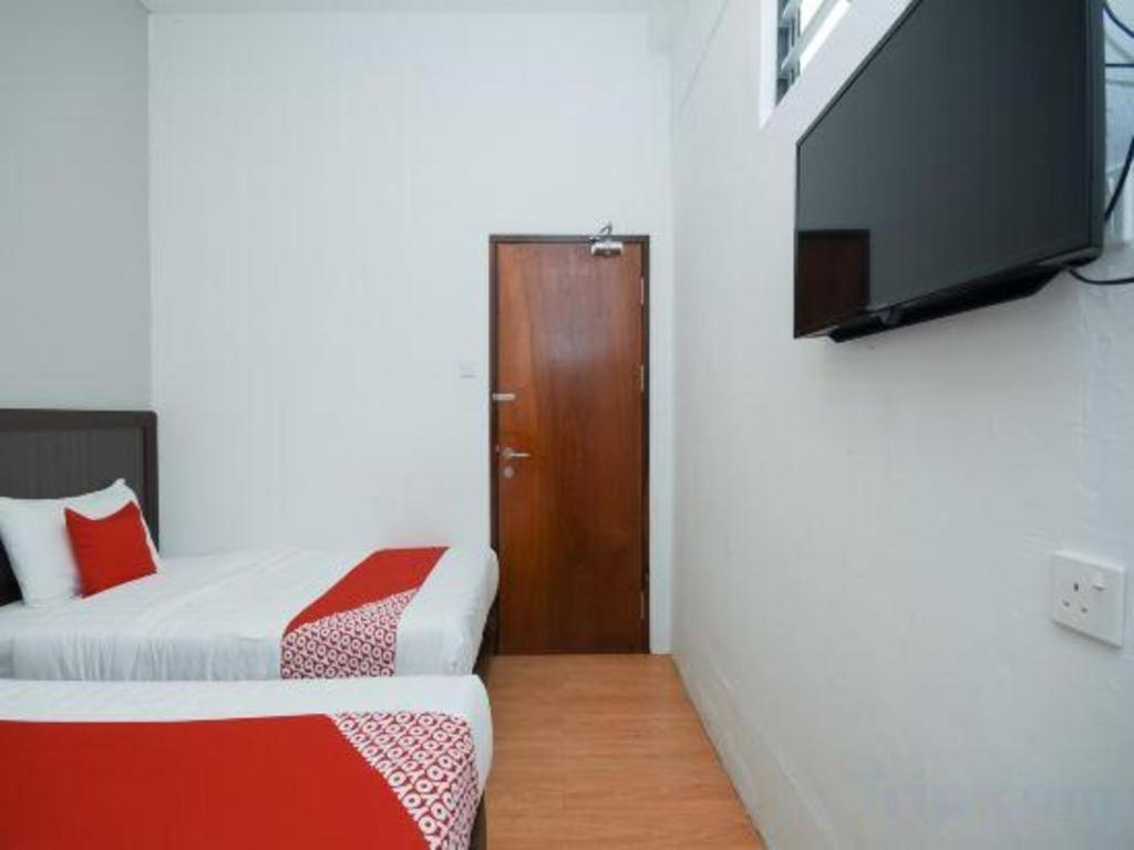 Oyo 1111 Harmony Stay Miri Exterior foto