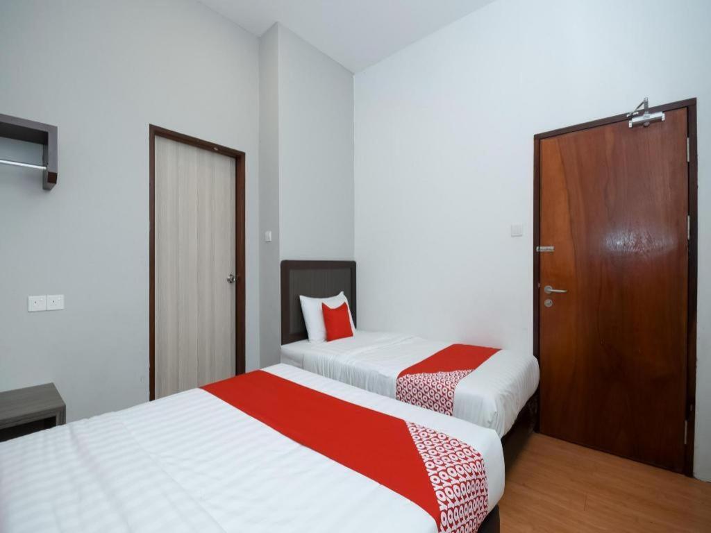 Oyo 1111 Harmony Stay Miri Exterior foto