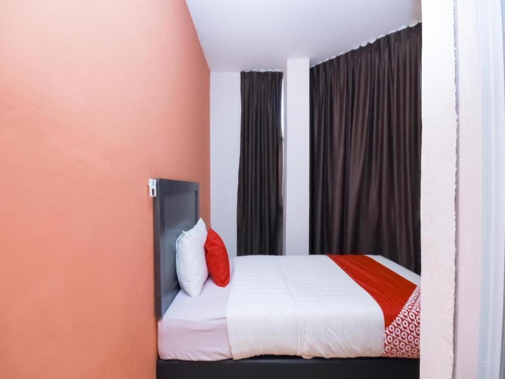 Oyo 1111 Harmony Stay Miri Exterior foto