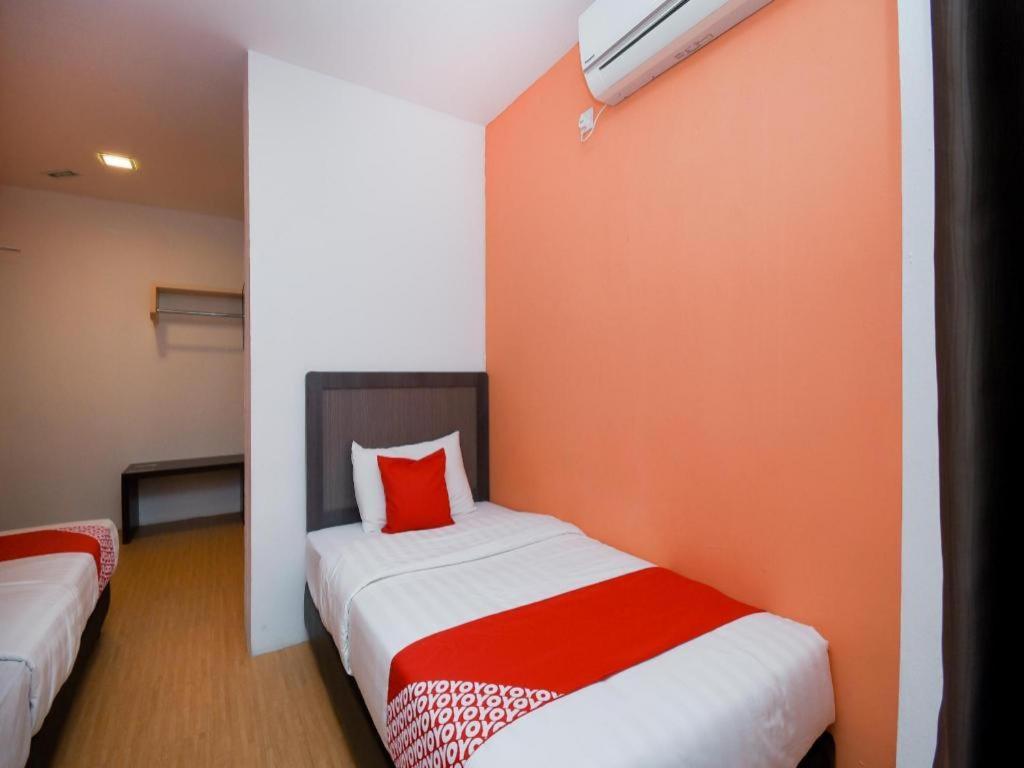 Oyo 1111 Harmony Stay Miri Exterior foto