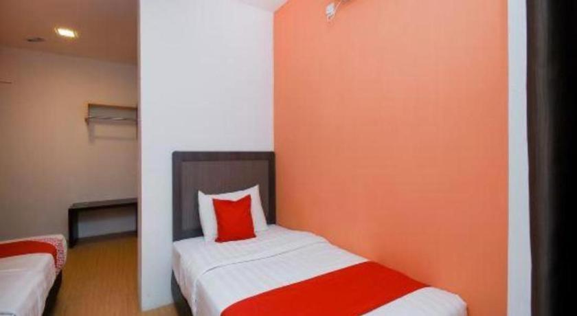 Oyo 1111 Harmony Stay Miri Exterior foto