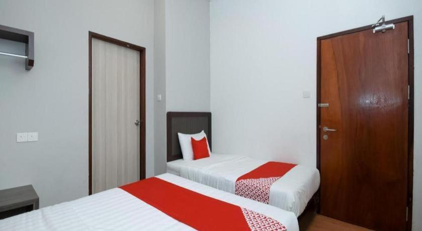 Oyo 1111 Harmony Stay Miri Exterior foto