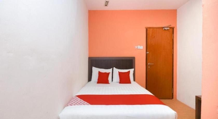 Oyo 1111 Harmony Stay Miri Exterior foto