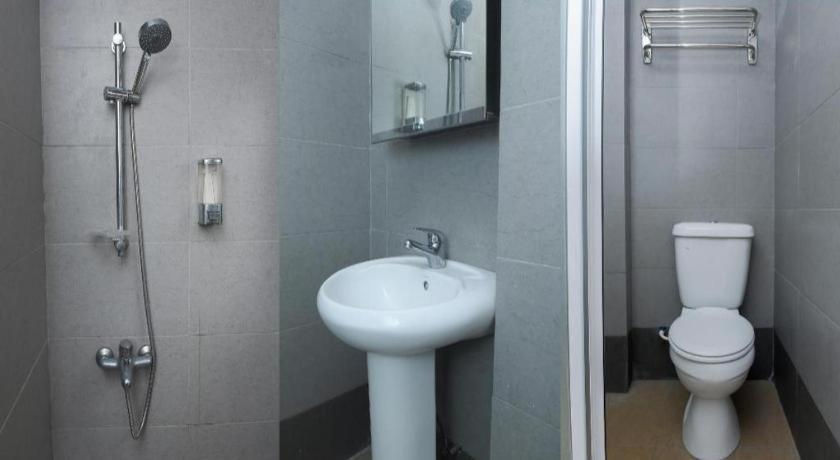 Oyo 1111 Harmony Stay Miri Exterior foto