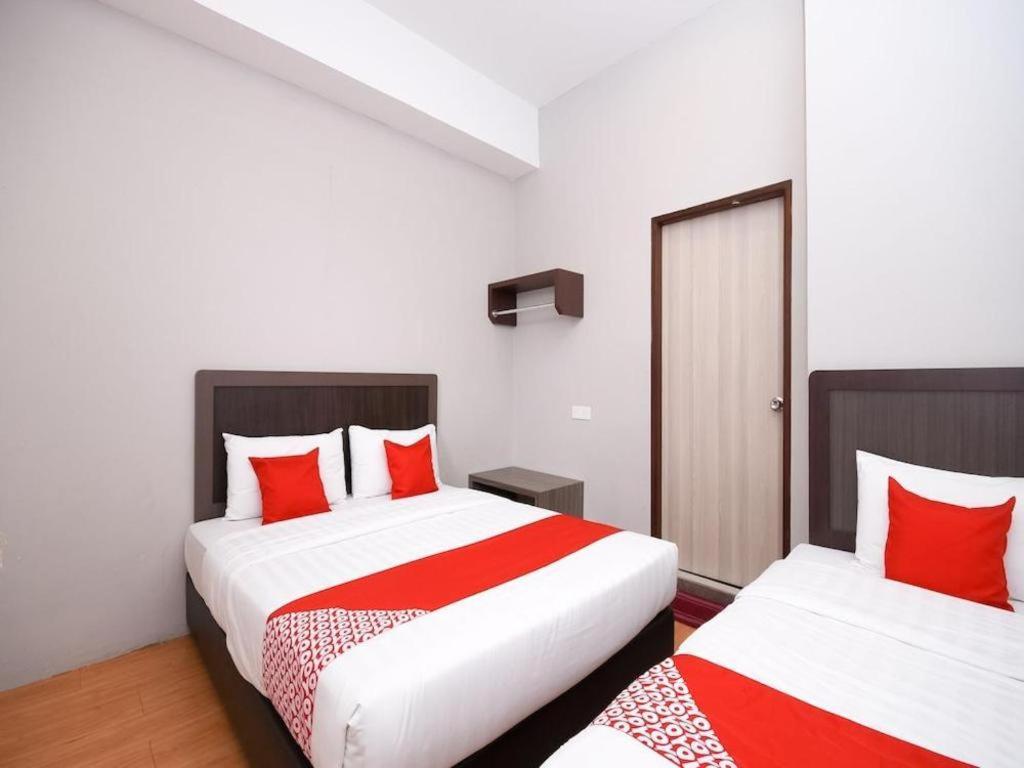 Oyo 1111 Harmony Stay Miri Exterior foto