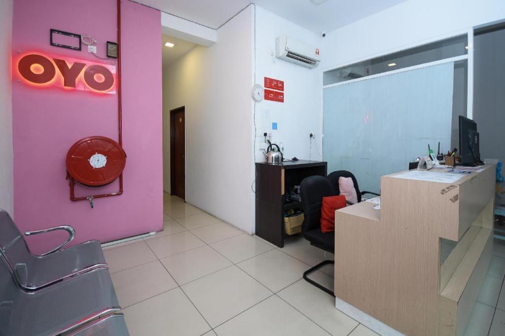 Oyo 1111 Harmony Stay Miri Exterior foto