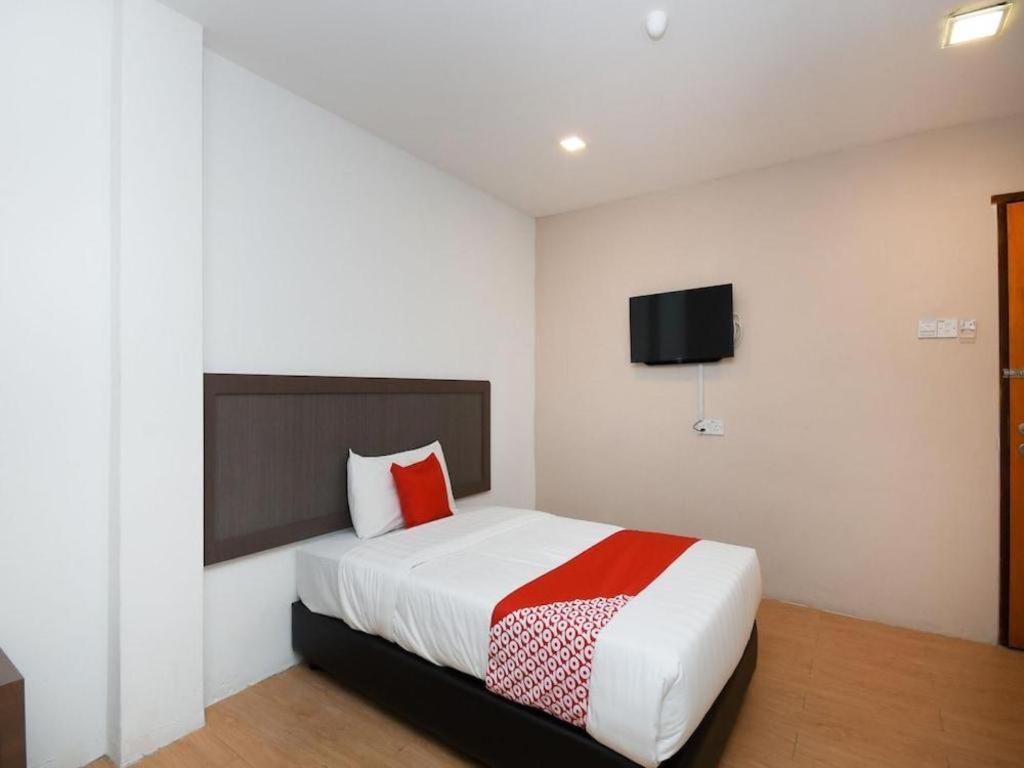 Oyo 1111 Harmony Stay Miri Exterior foto